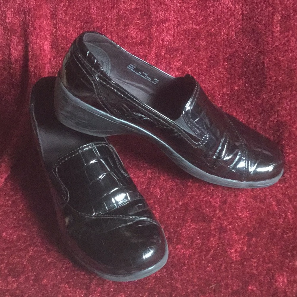 Clarks black mules, 7.5M